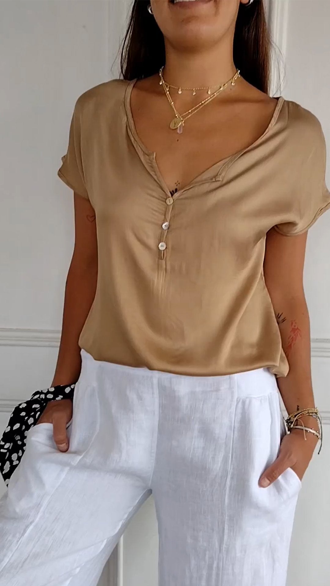 Bequemes T-Shirt mit V-Ausschnitt für Damen