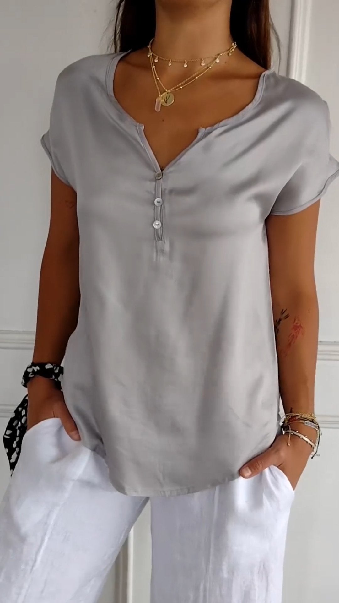 Bequemes T-Shirt mit V-Ausschnitt für Damen