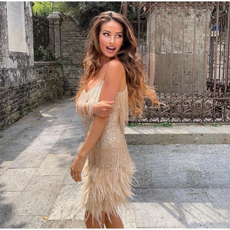 Vanessa | Cocktailkleid mit Spaghettiträgern und Federn | Glamouröses Minikleid für Partys