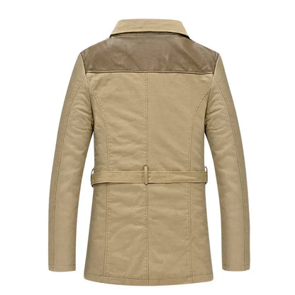 Eleganter, isolierter langer trenchcoat für herren mit taillengürtel