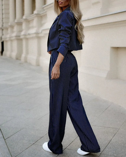 Clara | Zweiteiler für Damen mit tailliertem Blazer – ein Look für Klarheit, Wirkung und Haltung
