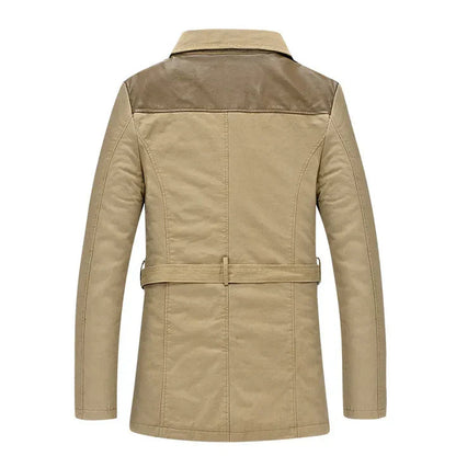 Eleganter, isolierter langer Trenchcoat für Herren – Stil und Wärme vereint