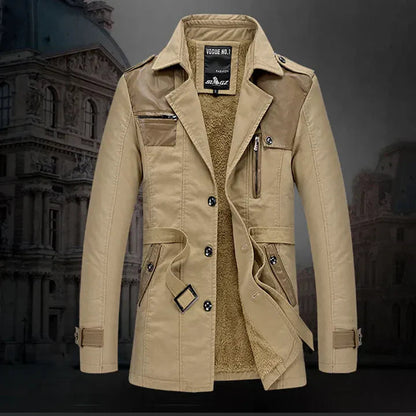 Eleganter, isolierter langer Trenchcoat für Herren – Stil und Wärme vereint